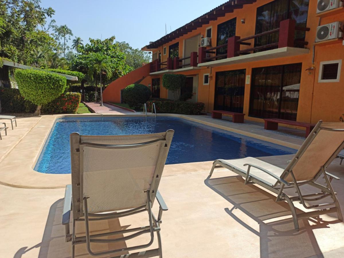 Hotel J.B. Zihuatanejo Exterior photo