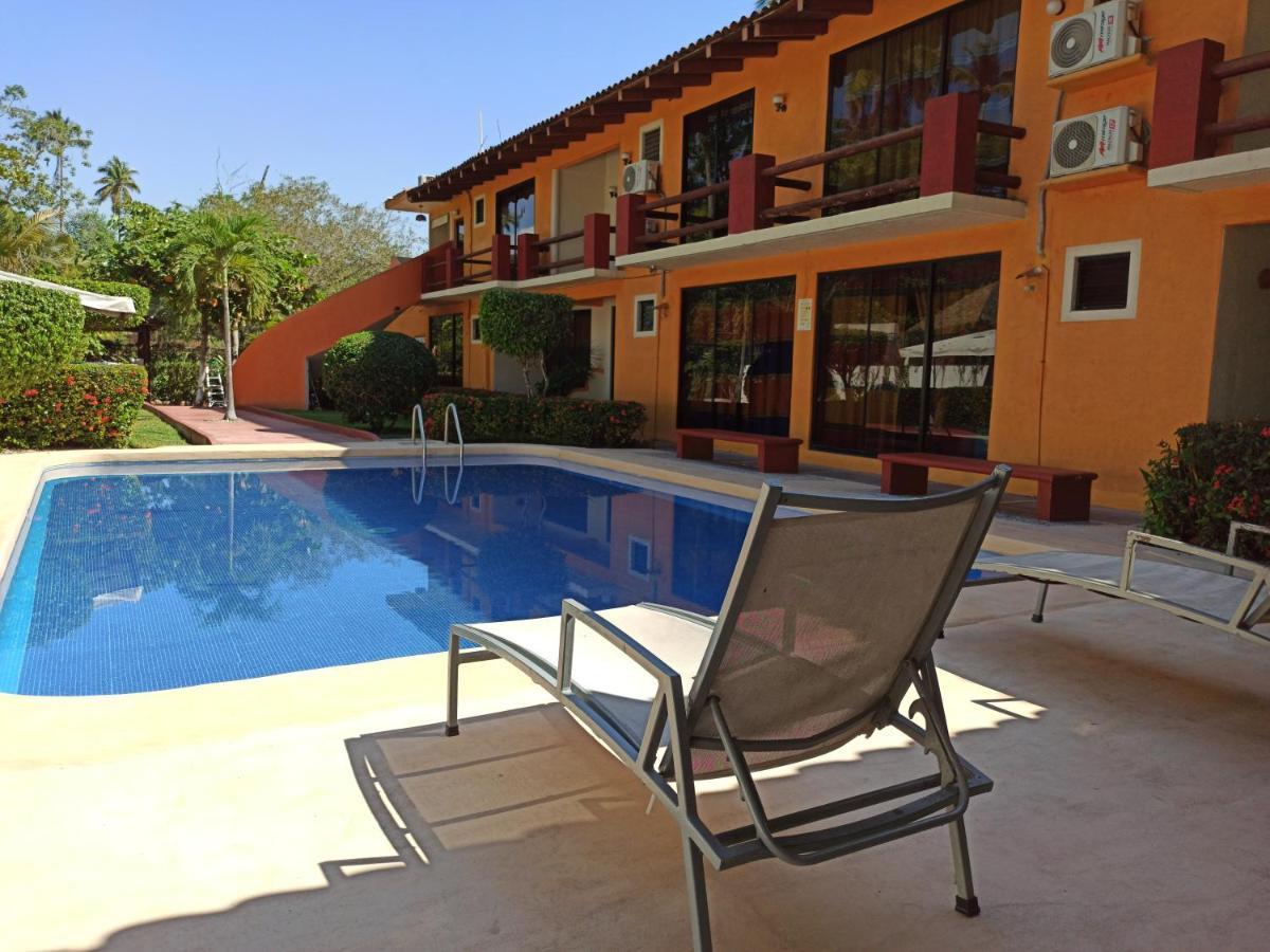 Hotel J.B. Zihuatanejo Exterior photo