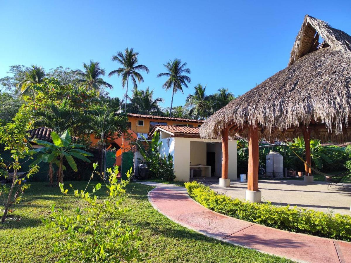 Hotel J.B. Zihuatanejo Exterior photo