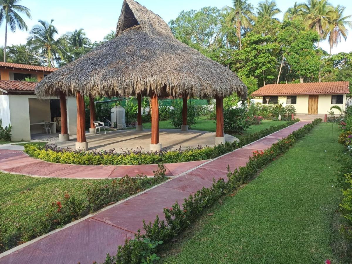 Hotel J.B. Zihuatanejo Exterior photo