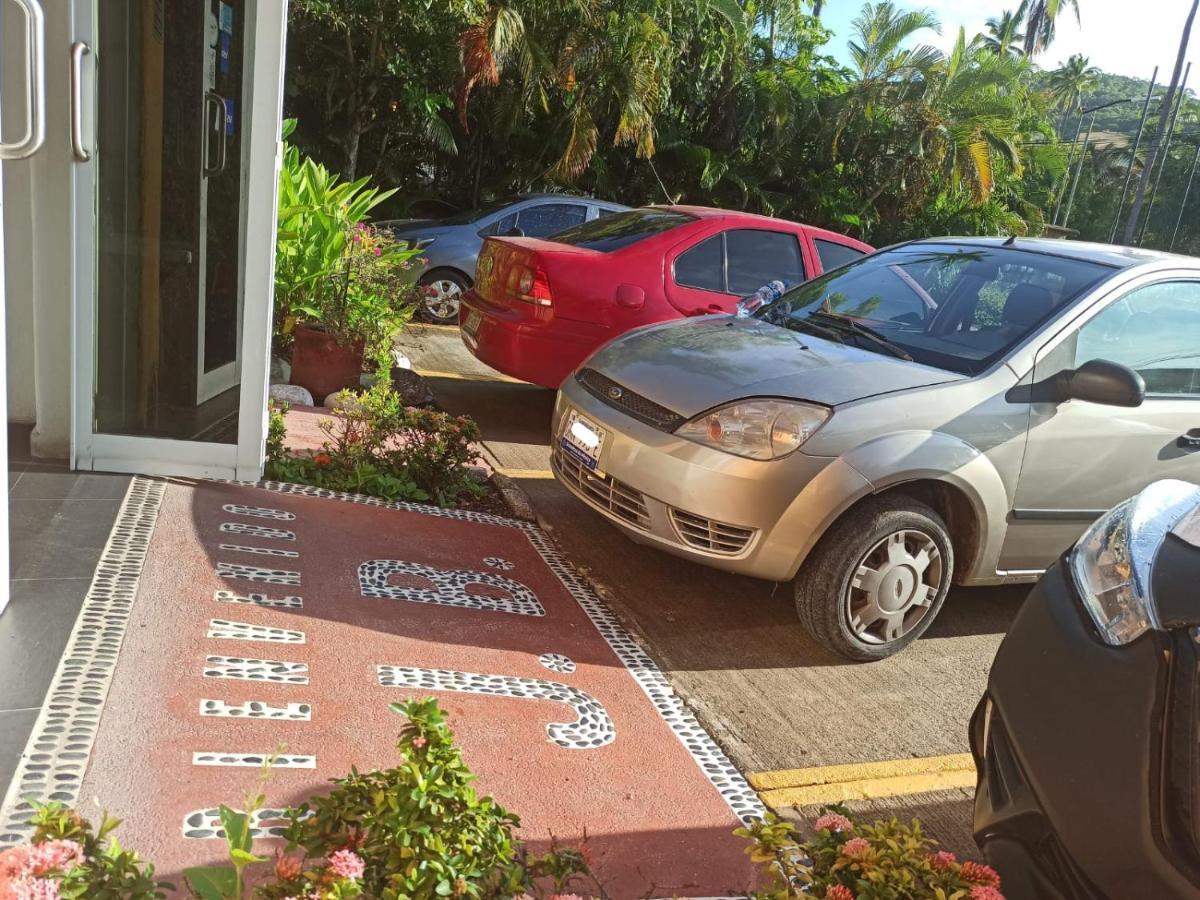 Hotel J.B. Zihuatanejo Exterior photo