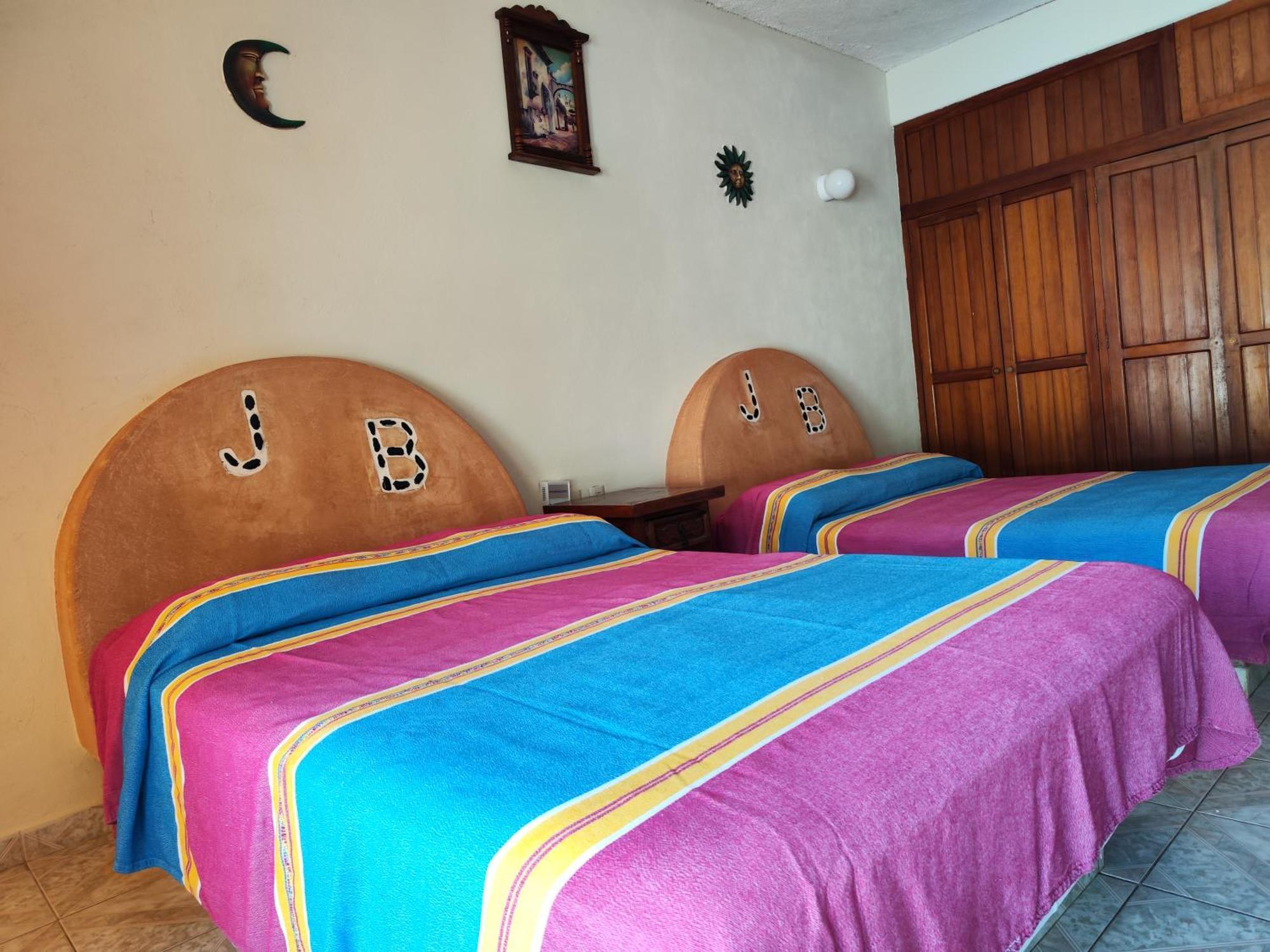Hotel J.B. Zihuatanejo Exterior photo