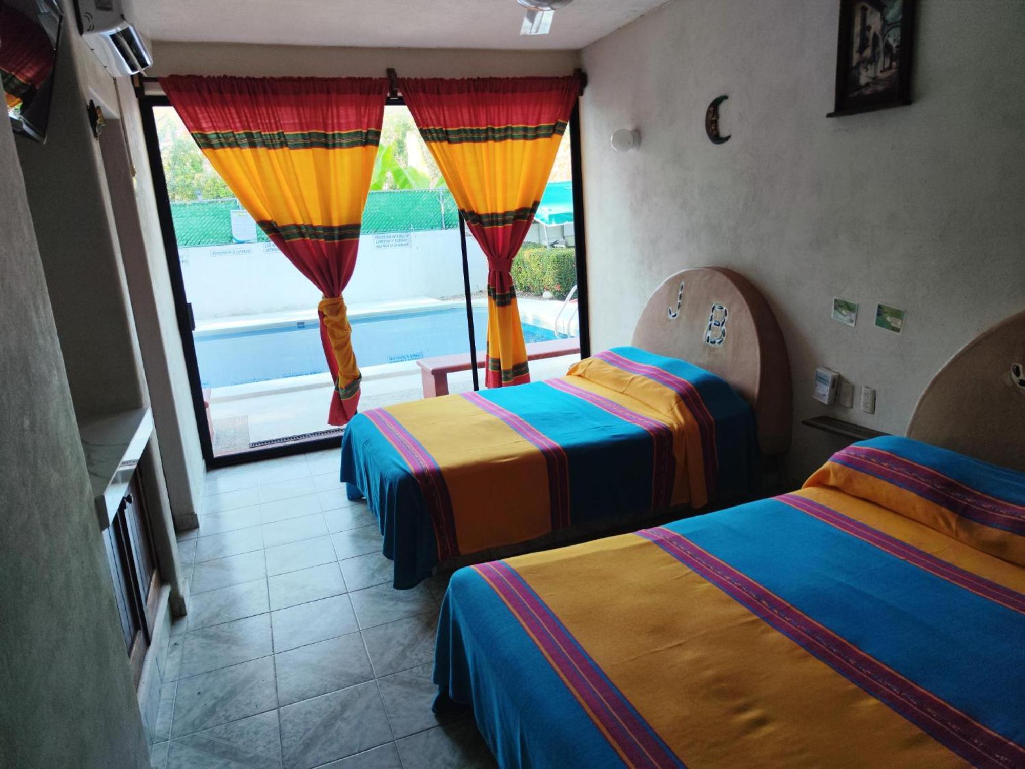 Hotel J.B. Zihuatanejo Exterior photo
