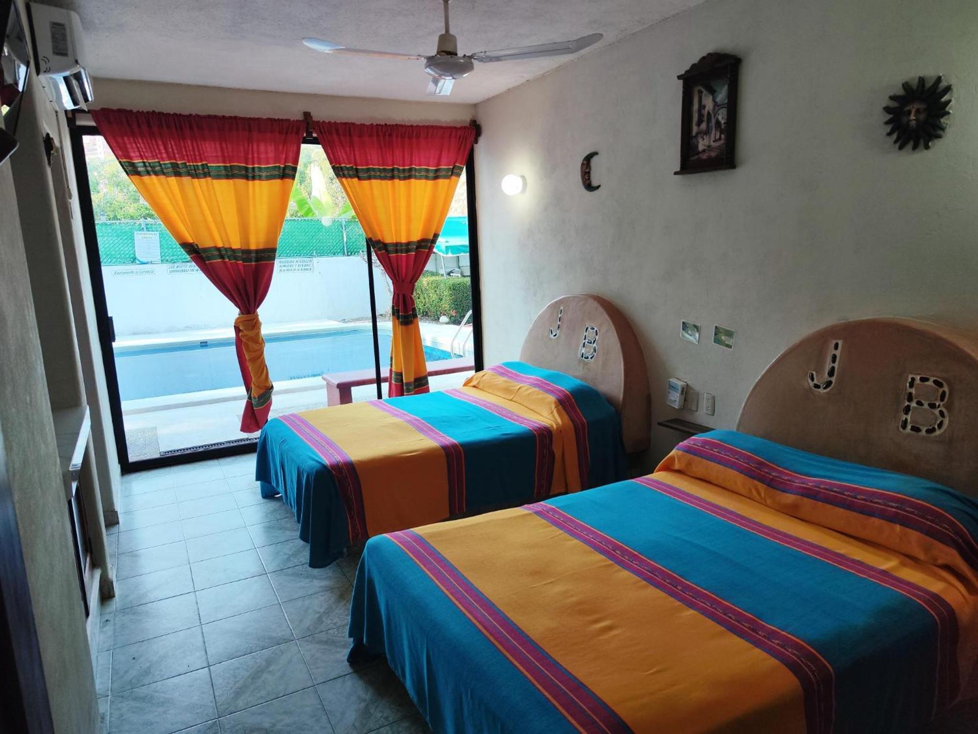 Hotel J.B. Zihuatanejo Exterior photo