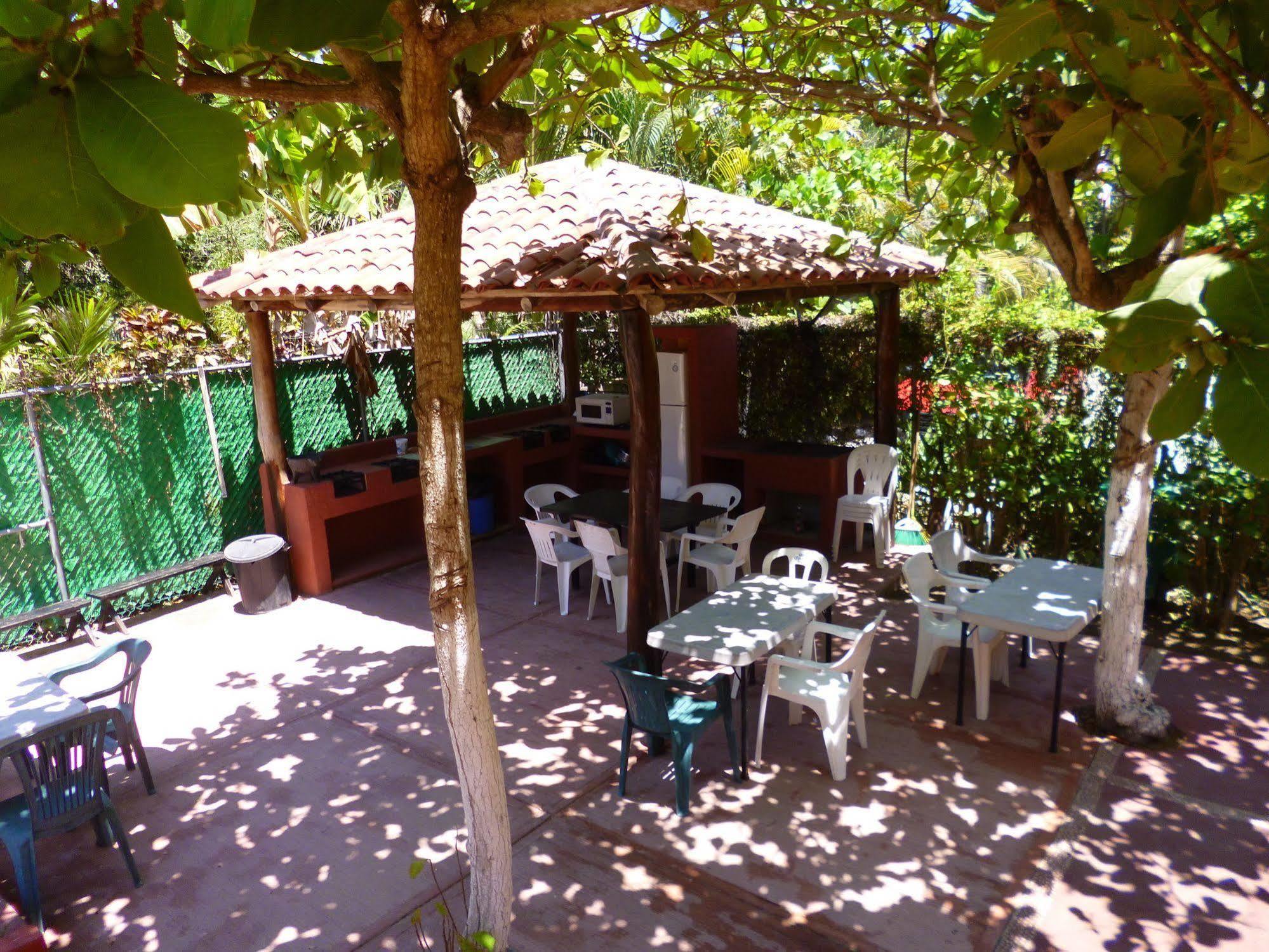 Hotel J.B. Zihuatanejo Exterior photo