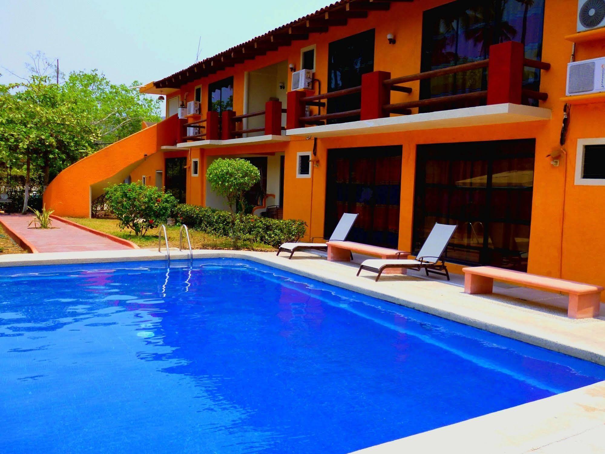 Hotel J.B. Zihuatanejo Exterior photo